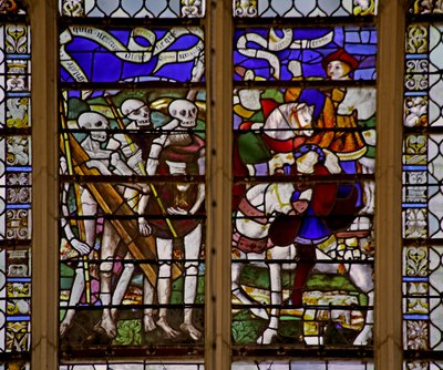 Window depicting Three Living and Three Dead by French School